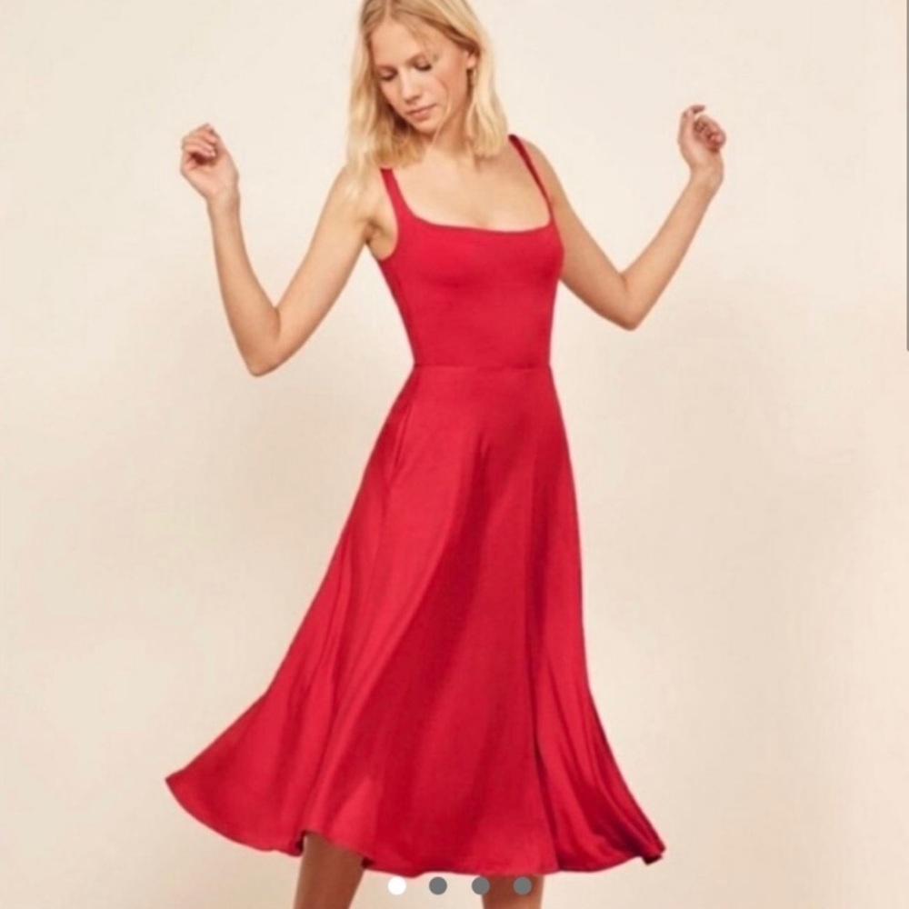 Mary dress reformation red